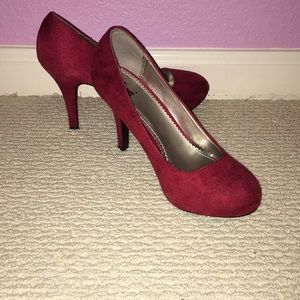 Fioni Red suede pumps ♥️